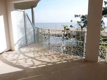 Appartement PMR avec balcon, piscine, parking et plage à La Tranche-sur-Mer - Photo 11