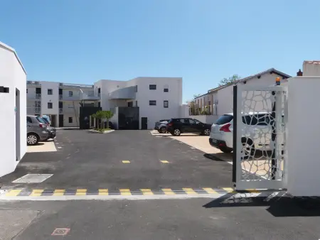 Appartement PMR avec balcon, piscine, parking et plage à La Tranche-sur-Mer - Photo 13