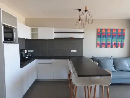 Appartement en bord de mer, 2 chambres, piscine, parking, animaux admis - Photo 2