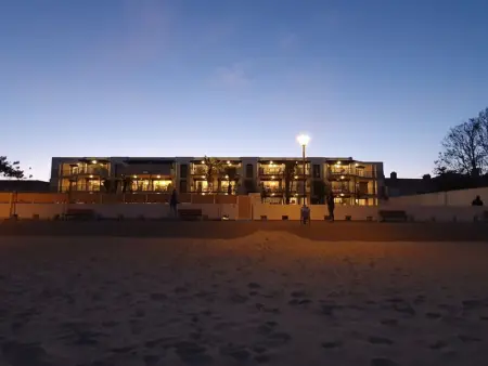 Appartement en bord de mer, 2 chambres, piscine, parking, animaux admis - Photo 23