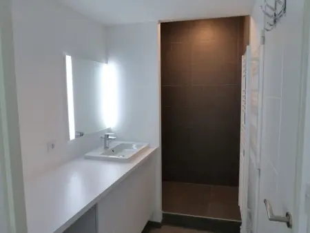 Appartement 2-6 pers, 2 ch, balcon, piscine, accès plage, parking - Photo 9