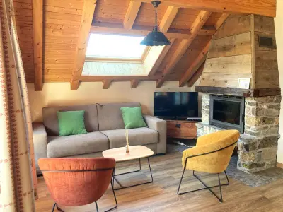 Appartement à Valloire, Appartement 5* avec cheminée, sauna et jacuzzi, proche remontées et centre – 6 pers - L891289