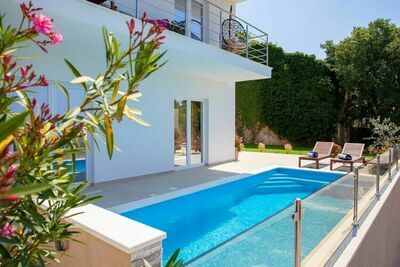 Villa Hedera with Sea View, Gite 10 personnes à Dramalj HR-00051-64