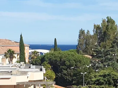 Appartement à Sainte Maxime, Studio avec Piscine, Parking et Terrasse à Sainte-Maxime - L891397