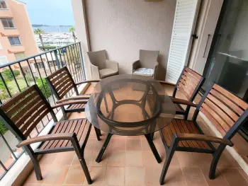 Appartement à Six Fours les Plages, T2 avec piscine, tennis, parking - 200m plage, commerces - L891410