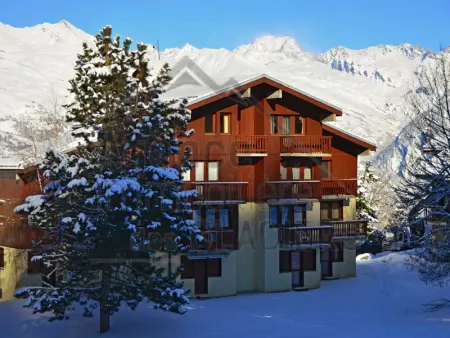 Montchavin: Studio cabine rénové équipé 3/4 pers, parking, proche pistes et commerces - Photo 8