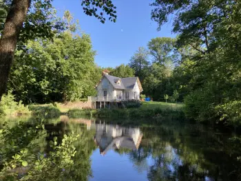 Yvelines, Agriturismo a Clairefontaine en Yvelines, Retraite Paisible au Cœur de la Forêt de Rambouillet avec Étang Privé et Charme Authentique FR-1-527-8 N°841460