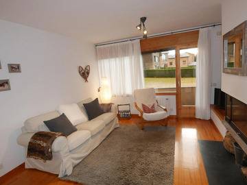 Cozy apartment in Alp, Appartement 4 personnes à Alp 893868