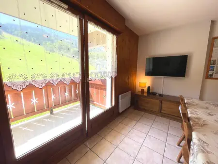 Appartement cosy au pied des pistes avec balcon, wifi et parking - Photo 1