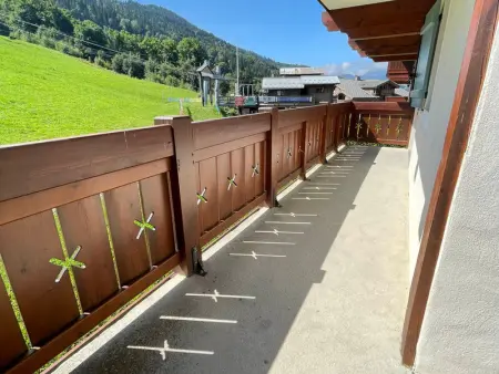 Appartement cosy au pied des pistes avec balcon, wifi et parking - Photo 6