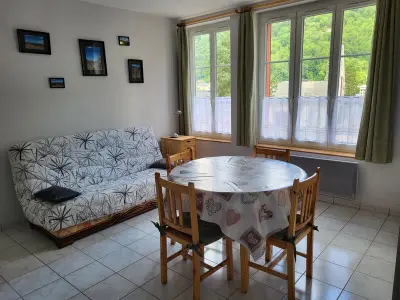 Appartement à Mont Dore, Appartement F2 bis, 50m², centre Mont-Dore, wifi, tout équipé, animaux acceptés - L891675