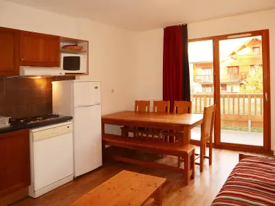 Appartement à Les Orres, Grand appartement pour 8 avec piscine intérieure chauffée, jacuzzi et grande terrasse exposée sud - L891749