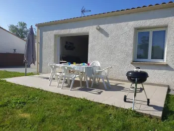 Maison à Le Bernard, Maison spacieuse avec jardin, à 5 km de la plage, Wifi et tout confort - L841899