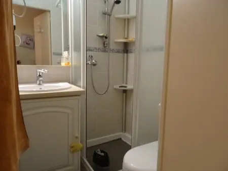 Rez-de-Jardin T3/4 avec Jardin, Parking Privé - Proche Plage et Centre-ville - Photo 4