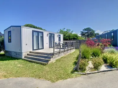 Mobil Home en Jullouville, Mobil-Home Grand Confort 4 Pers. à 200m de la plage avec piscine chauffée et parking - L842227