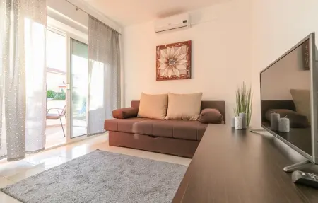 Location Maison 16 personnes à Bibinje - Photo 2