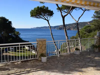 Appartement à Sant Feliu de Guíxols, Appartement confortable avec piscine et accès direct à la mer - N°891871