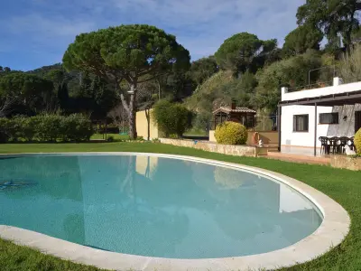 Villa à Sant Feliu de Guíxols, Villa avec piscine privée, tennis et Wi-Fi à Sant Feliu de Guíxols - L842484