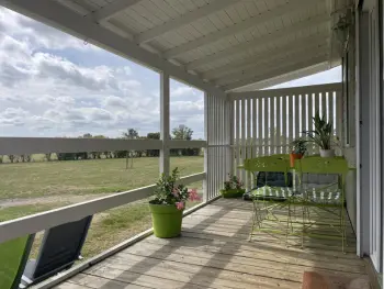 Gite in Pierrefitte sur Loire,Chalet au bord de l'eau avec terrasse, pêche, baignade surveillée, buvette et activités extérieures FR-1-489-360 N°842511