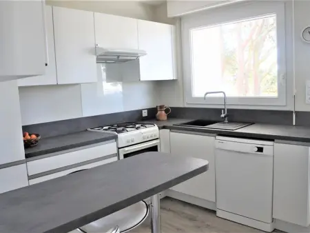 Maison 7 pièces avec WIFI à 5 min de la mer, Fort-Bloqué, jardin, animaux acceptés, pouvant accueillir 12 pers - Photo 3