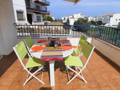 Appartement à Llançà, Appartement Confortable à Sant Genis, Llançà, Proche Plage de Grifeu, Idéal Familles! - L892173