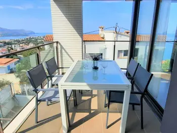 Appartement à Llançà, Appartement 3 chambres avec terrasse, piscine, parking et climatisation à Llançà - L892178