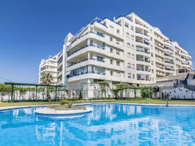 Appartement à Marbella, Appartement en bord de mer avec piscine, AC, parking, WiFi, animaux admis - L892195