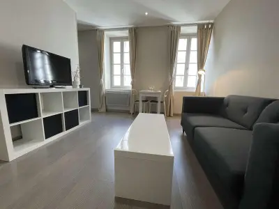 Appartement à La Rochelle, Charmant T2 historique au cœur de La Rochelle, proche vieux port et commerces - L892301