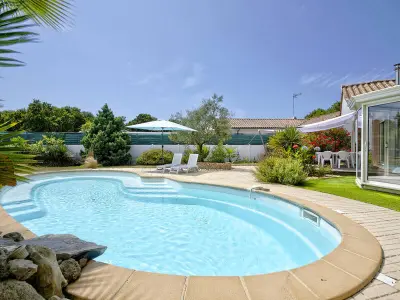 Villa à La Teste de Buch, Villa de 130 m² avec piscine chauffée, proche Dune du Pilat et plages, idéale en famille - N°843098