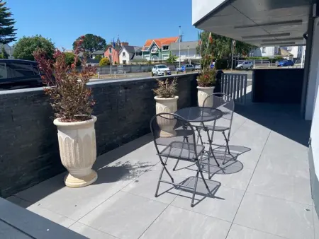 LARMOR-PLAGE : T2 en résidence de standing avec terrasse et parking, à deux pas de la plage et des commerces - Photo 4