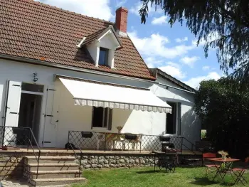 Gite à Taxat Senat,Maison de ferme rénovée avec terrasse, jardin et équipements modernes à Taxat-Senat FR-1-489-363 N°843162