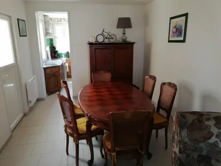 Appartement Familial au RDC, Cour Sud, Parking, à 300m Plage - 2 Chambres, WiFi, Animaux OK - Photo 1