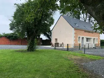 Gîte in Écommoy,Spacieuse maison près du Mans avec jardin, idéale pour séjours pro, 4 chambres, Wi-Fi, parking FR-1-410-330 N°843263