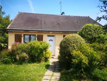 Gite à Portbail,Charmante Maison avec Jardin Clos, Terrasse et Cheminée près de la Plage FR-1-362-952 N°843318