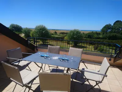 Appartement à Arzon, Duplex rénové 2019 à 250m de la plage du Fogeo, 3 chambres, grande terrasse, barbecue - L892537