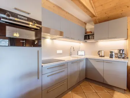 Chalet 3 chambres avec spa et piscine, pied des pistes - Photo 1