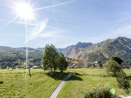 Chalet 3 chambres avec spa et piscine, pied des pistes - Photo 8