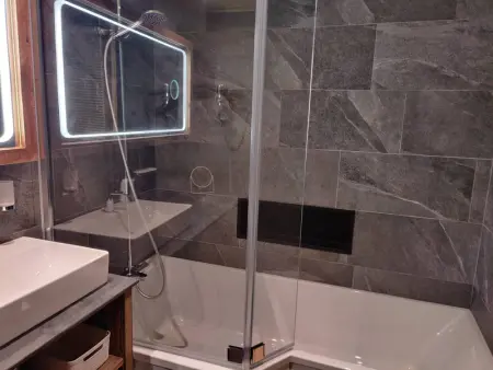 Chalet 3 chambres avec spa et piscine, pied des pistes - Photo 29