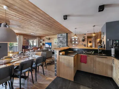 Appartement à Val d'Isère, Appartement contemporain près des pistes à Val d'Isère, 4 chambres, cheminée, parking inclus - L892642