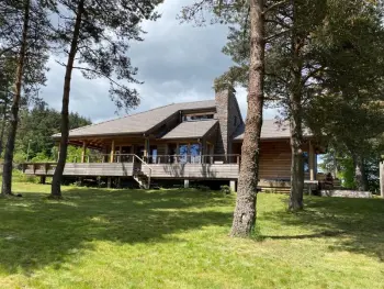 Gite à Le Chambon sur Lignon,Luxe et détente : Lodge avec SPA privatif et accès piscine, golf, et aire de jeux. FR-1-582-39 N°843728