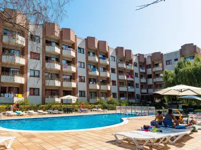 Appartement à Lloret de Mar, Appartement moderne à 800m de la plage, climatisé, piscine et parking, parfait pour vos vacances - L892985