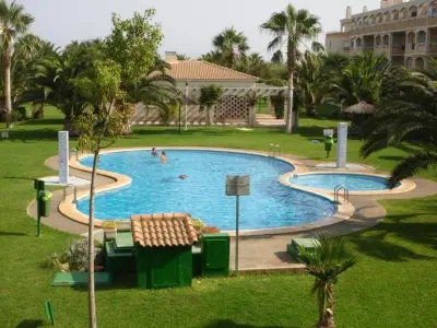 Appartement à Denia, Appartement à Dénia: 2 Chambres, Piscine, Climatisation, à 50m Plage - L993172