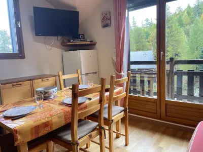 Appartement à Risoul, Charmant T2 au pied des pistes avec balcon, pour 6 personnes à Risoul 1850 - L956250