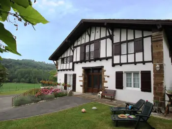 Gite à Beyrie sur Joyeuse,Maison de caractère avec grand jardin, cheminée et Wifi FR-1-384-19 N°843907