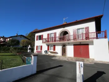 Gite à Saint Étienne de Baïgorry,Gîte au pied des montagnes avec terrasse, jardin et BBQ FR-1-384-444 N°843920