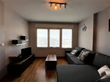 Appartement à Urrugne,Charmant T2 avec cuisine ouverte près de la frontière espagnole, idéal pour famille ou amis FR-1-239-740 N°893306