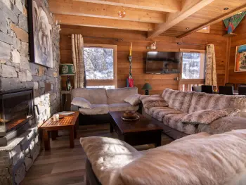 Chalet in Valloire,Chalet 5 pièces 4* avec sauna, WiFi, animaux acceptés et parking à Valloire FR-1-263-498 N°844319