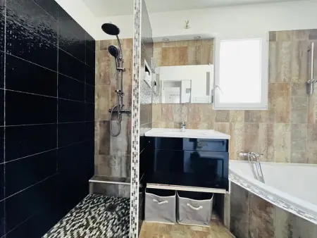 Maison 3 chambres, jardin clos, plage à proximité, bien équipé, WiFi, parking - Photo 11