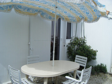 maison avec terrasse pour 4 personnes au pied de la plage du Chay, Maison 4 personnes à Royan FR-1-494-19