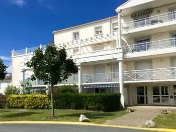 Appartement à Vaux sur Mer, Appartement avec jardin, piscine et parking, près de la mer - L992930